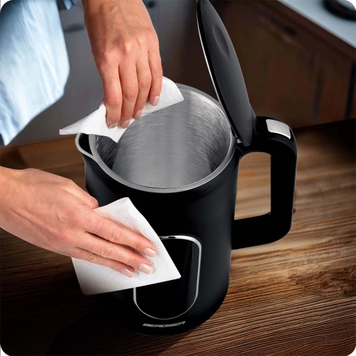 Safe double-wall CoolTouch design and easy cleaning