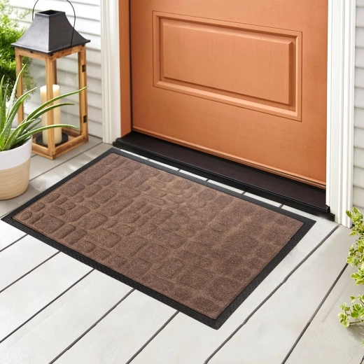 Ideal in front of the entrance door