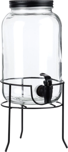 Convenient pouring thanks to the raised stand