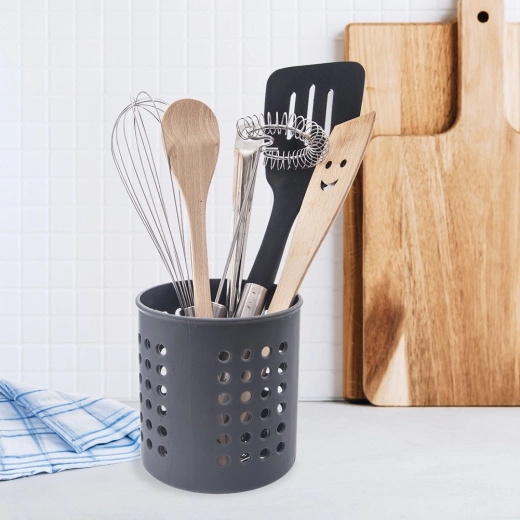 Practical utensil organization