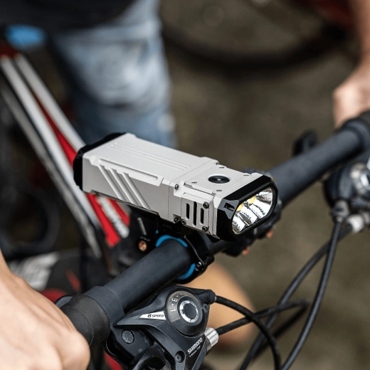 Extreme 12,000 lm output and 303 m throw