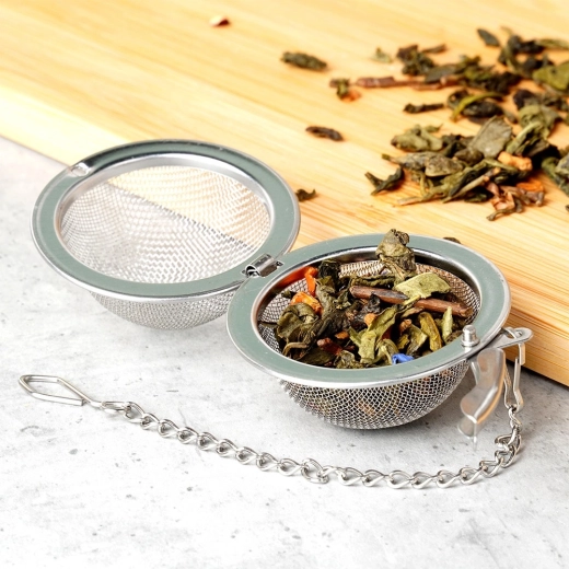 Secure closure and easy cleaning