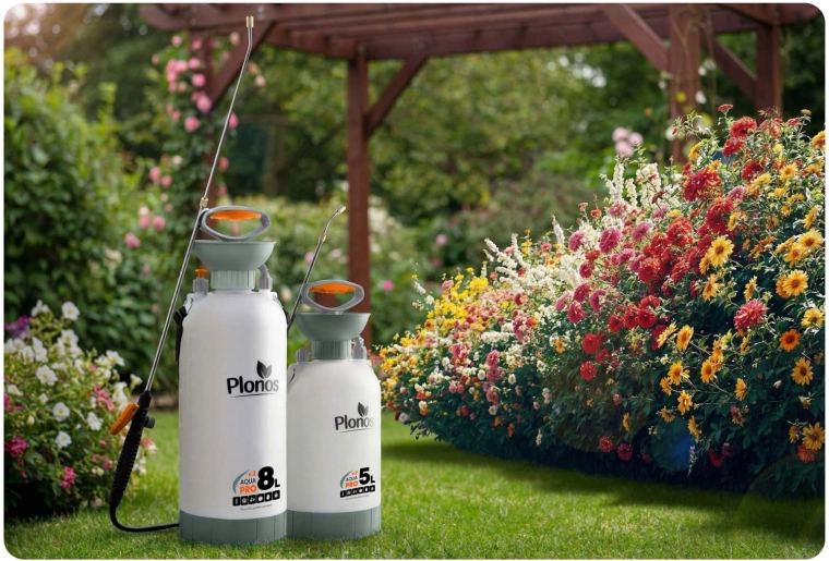 Large 8 L capacity and easy filling