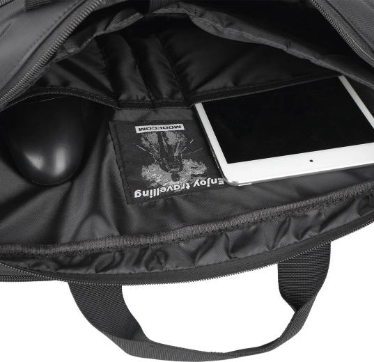 Smart organization and protection for a 15.6″ laptop