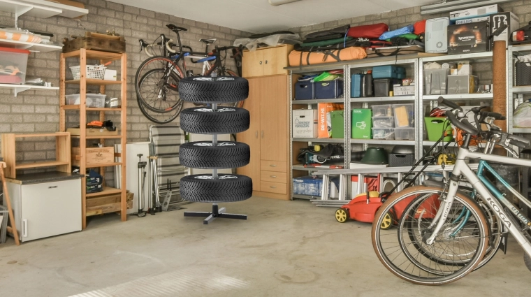 Space-saving in the garage