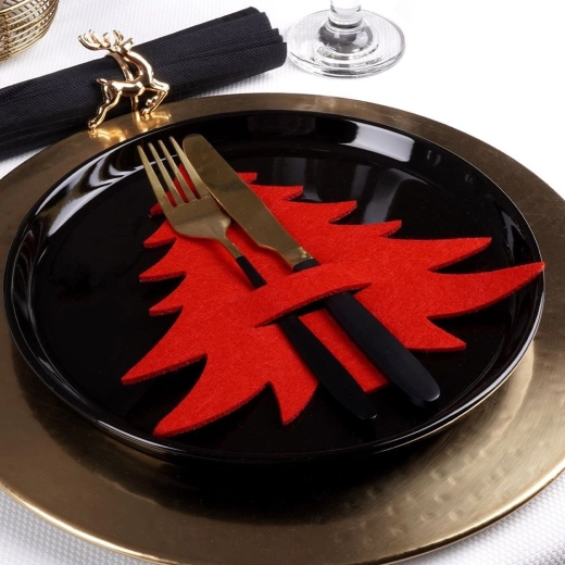 Striking red felt for a perfect Christmas atmosphere