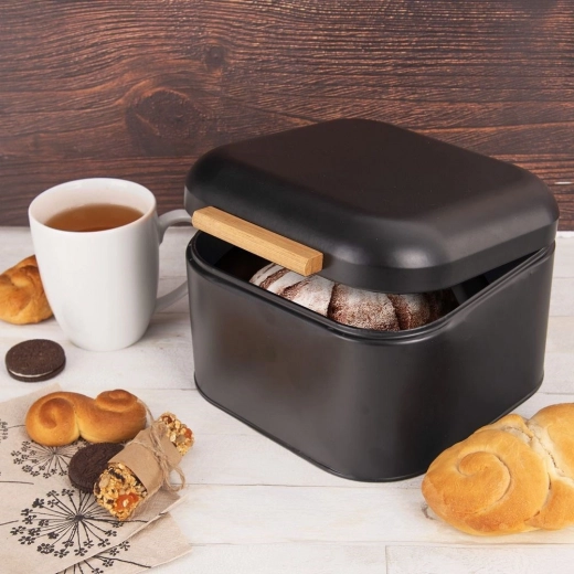 Bamboo handle and modern look