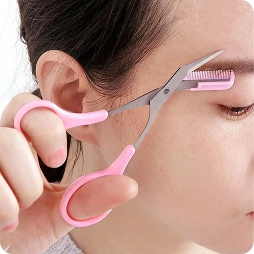 Travail sûr et précis autour des sourcils
