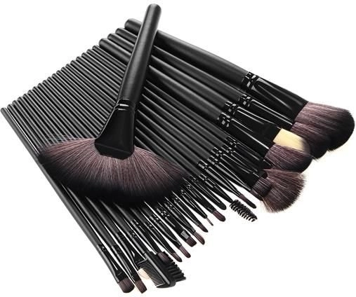 24 Pinsel für ein komplettes Make-up
