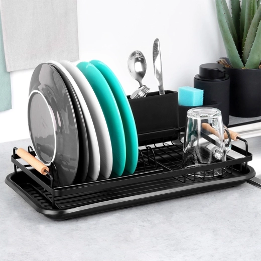 Herausnehmbares Abtropftablett und trockene Arbeitsplatte