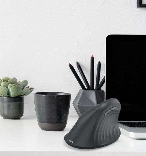 Quiet clicking, 8 buttons, and adjustable precision
