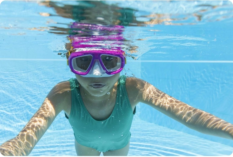 Wide underwater view
