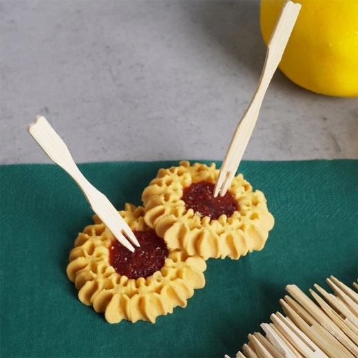 Convenient serving of snacks and tapas