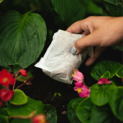 Discreet sachets for a tidy garden