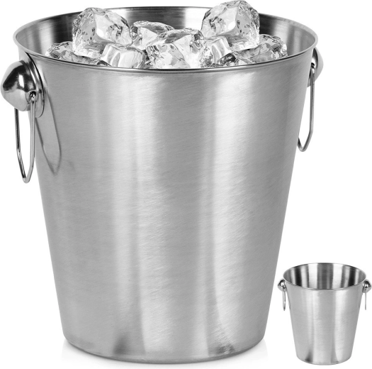 Large 4.6 L capacity for perfectly chilled drinks