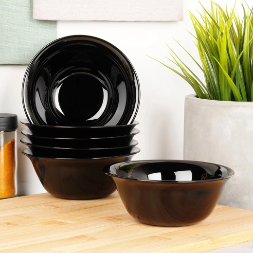 Elegantes schwarzes Design für den modernen Tisch