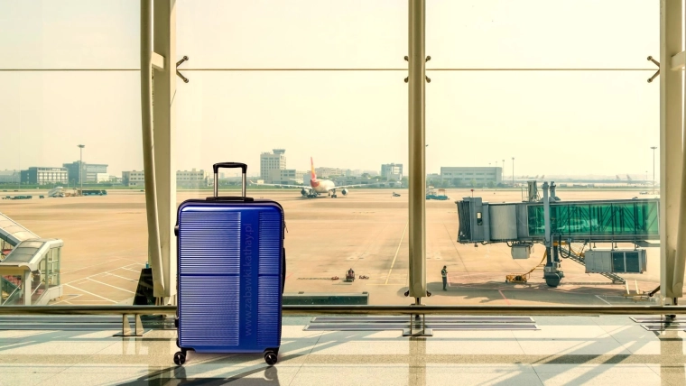 Convenient movement thanks to 4 swivel wheels