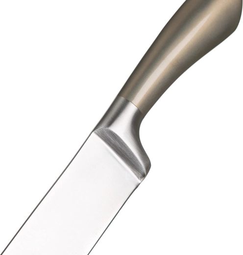 Ergonomic handle for a secure grip