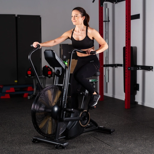 Clear LCD display and comfortable adjustments