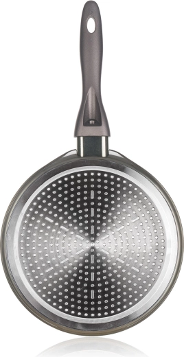 Fond entièrement inductif et chaleur uniforme