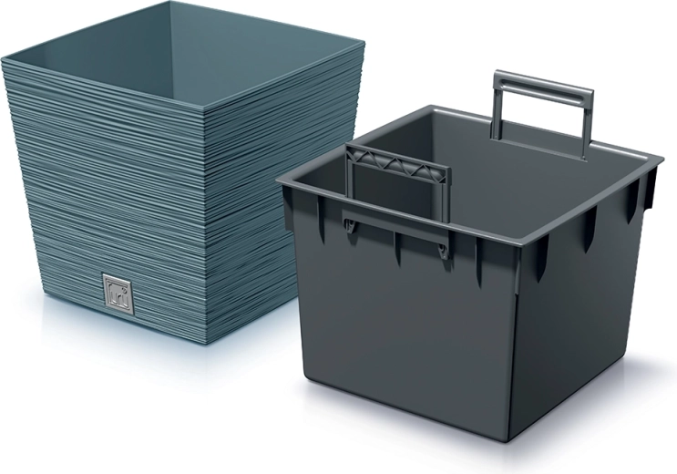 Praktische binnenbak met handgrepen
