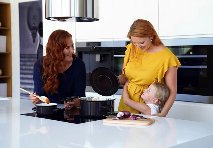 Retains heat and steam