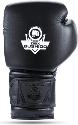 Brede klittenband en lange manchet