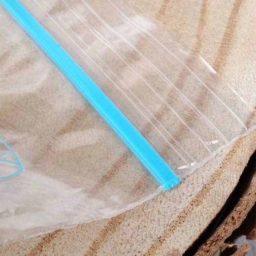 Airtight zip for freshness