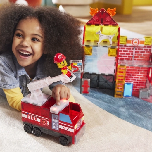 Fire truck with an extendable ladder