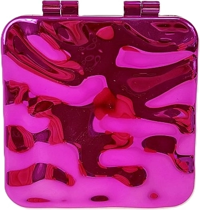 Sturdy case with a glossy finish