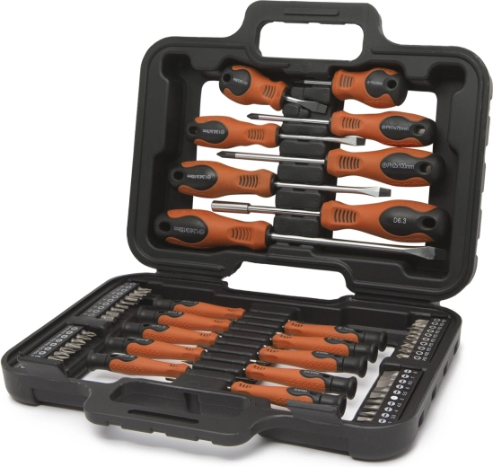 Mallette à outils bien organisée
