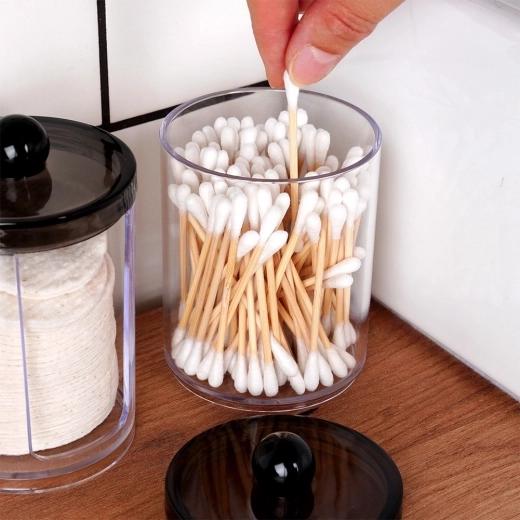 Cleanliness and hygiene thanks to closable lids