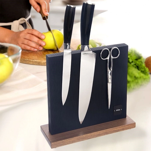 Double-sided magnetic surface for more storage space