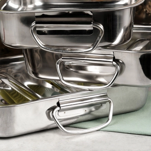 Safe handling thanks to folding handles