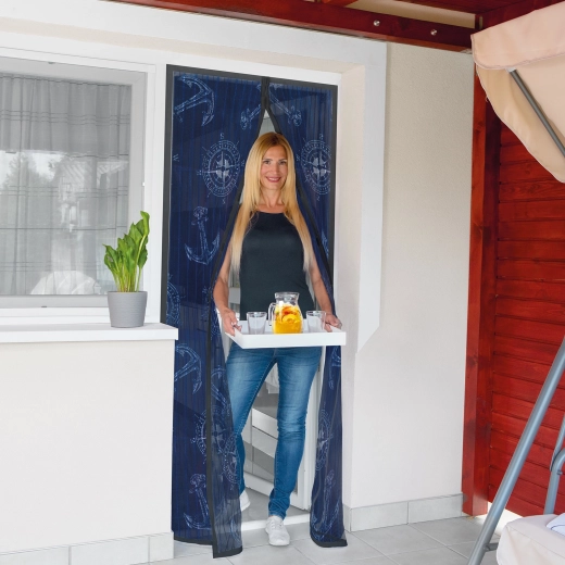Luchtige doorgang met nautisch motief