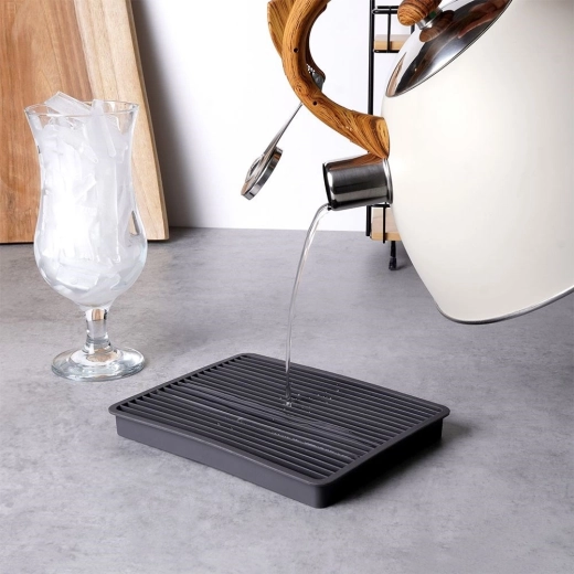 Versatile use at home and in the bar