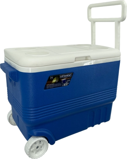 Easy transport thanks to wheels and handle