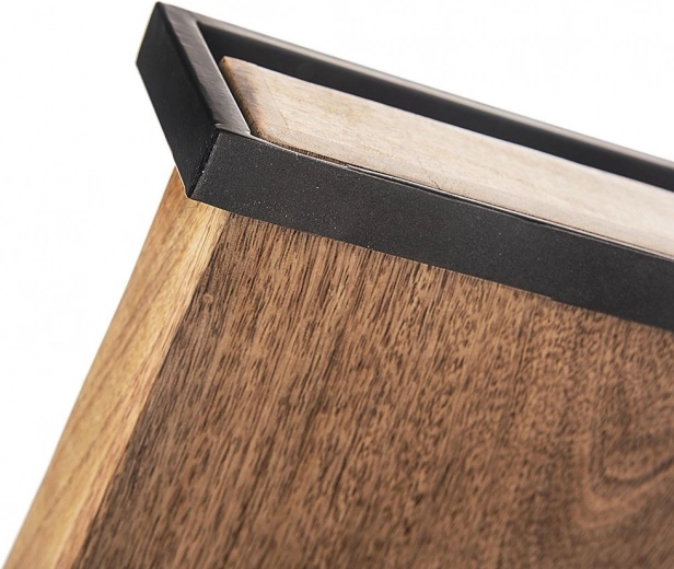 Erhöhte Ränder und Oberflächenschutz