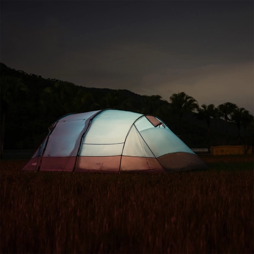 Chambre confortable pour 4 personnes avec moustiquaire