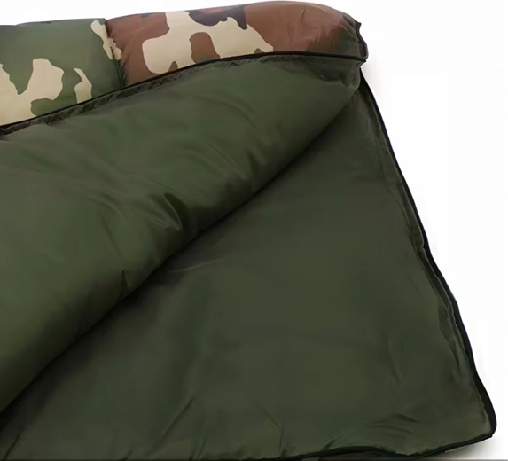 Mumienschnitt und Kapuze für Wärme