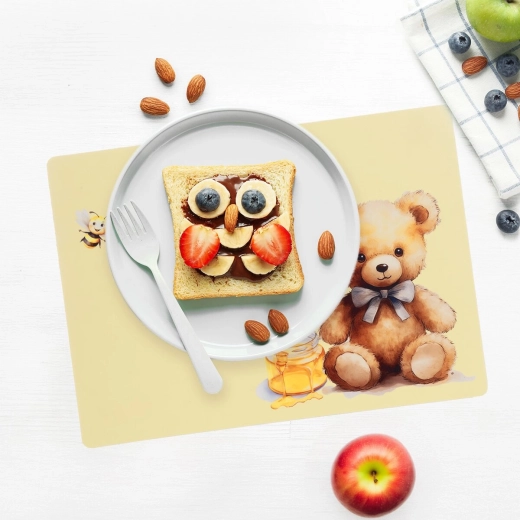 Cheerful teddy bear design