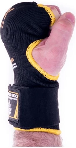 Knuckle protection thanks to padding