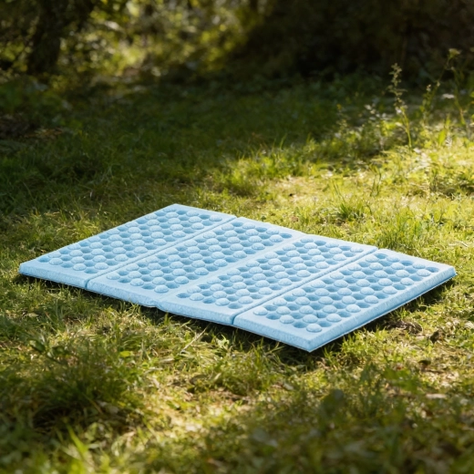 Insulation from cold and moisture