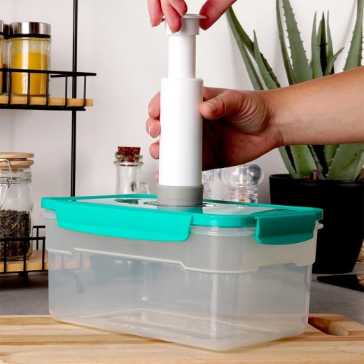 Vacuum system for longer freshness