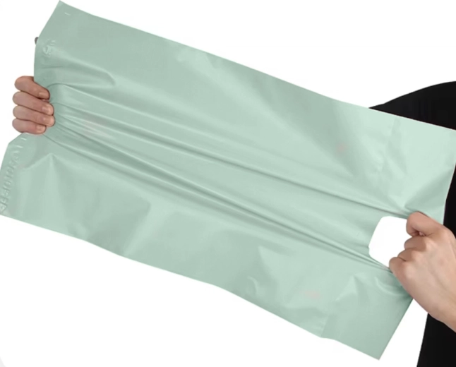 Strong and flexible LDPE film