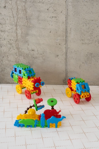 Voertuigen, dieren en bouwwerken in 2D en 3D