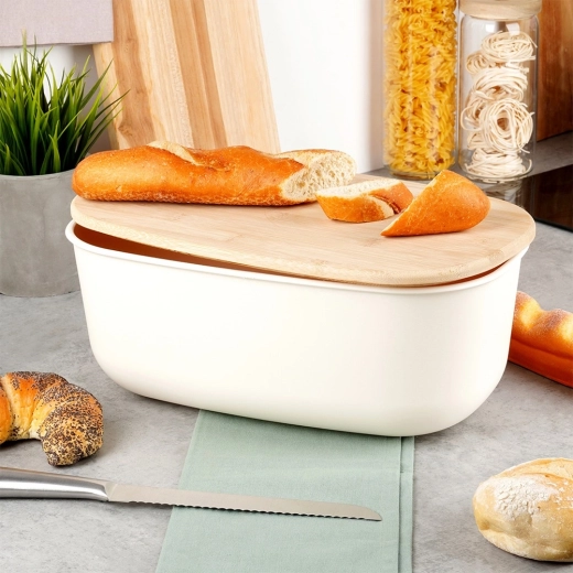 A lid that cuts: 2-in-1 bamboo cutting board