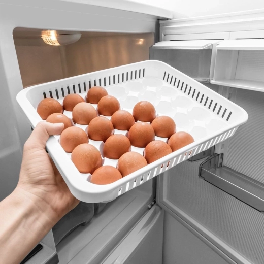 BPA-free, dishwasher- and freezer-safe