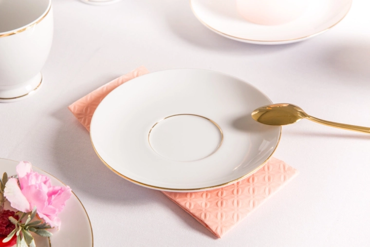 Elegant gold line made with real gold