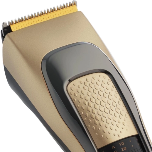 Precise cutting with titanium-coated blades